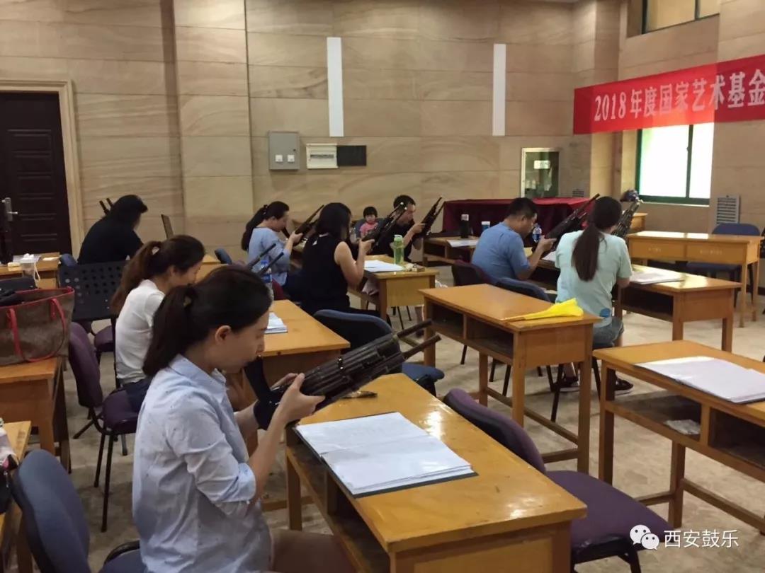 奏笙的学员合奏《园林好