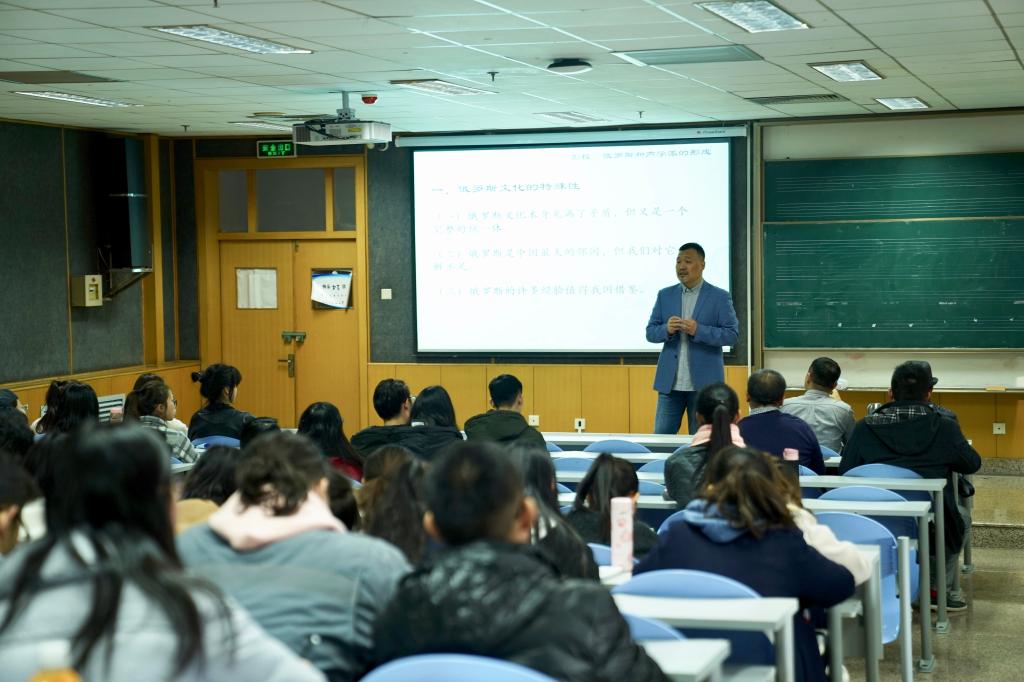 彭程教授为音乐学系师生讲座