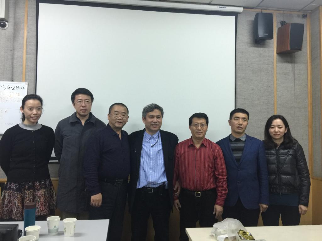 图五 参会老师合影